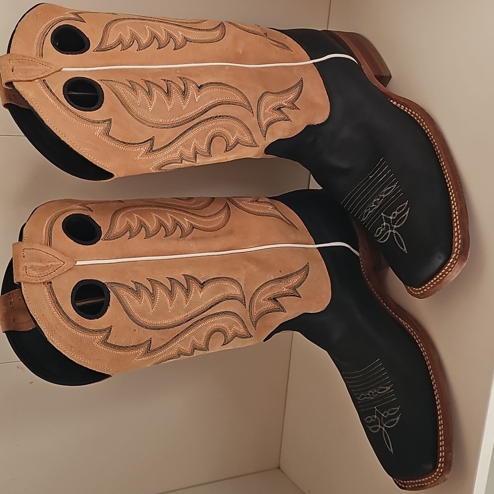 Justin Tan and Black Western Cowboy Boots